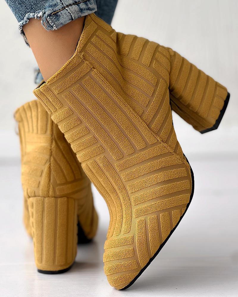 Elegantní a detailní podpůrné boty