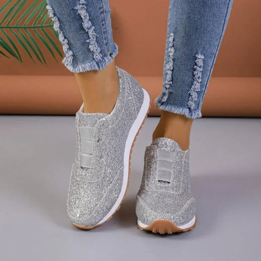 Elegantní a detailně propracovaná podpůrná obuv