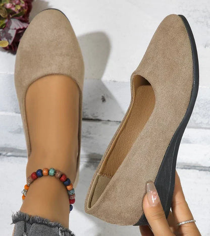 Elegantní a detailní podpůrné letní sandály