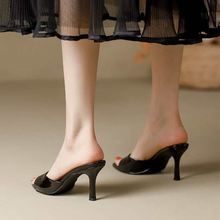 Elegantní a detailní podpůrné letní podpatky