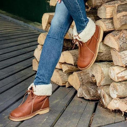 Elegantní a detailně propracovaná podpůrná obuv