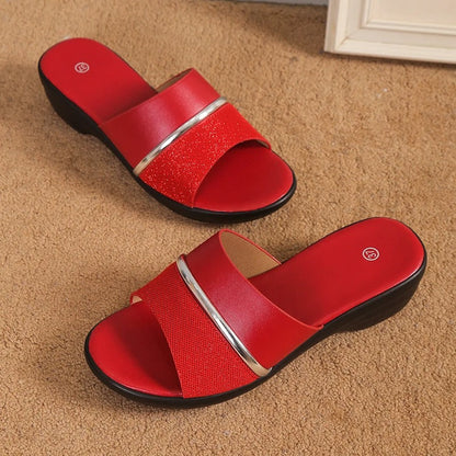 Elegantní a detailní podpůrné letní sandály