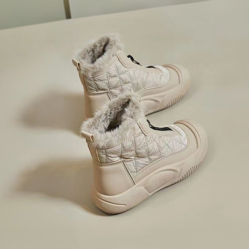 Elegantní a detailní podpůrné letní boty