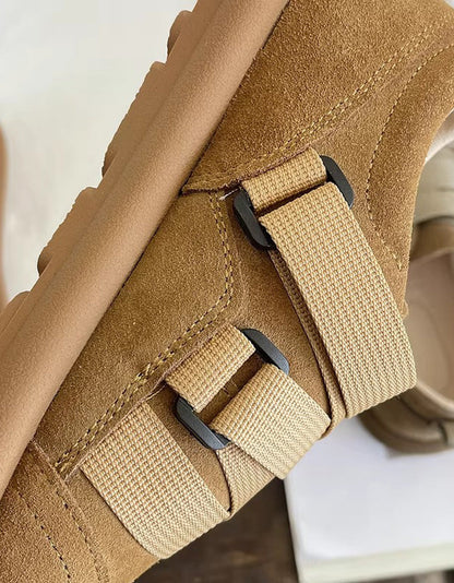 Elegantní a detailně propracovaná podpůrná letní obuv
