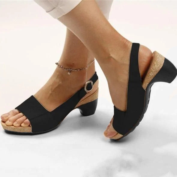 Elegantní a detailní podpůrné letní sandály