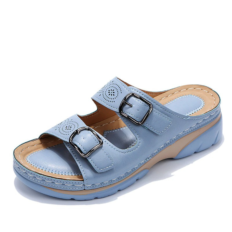 Elegantní a detailní podpůrné letní sandály