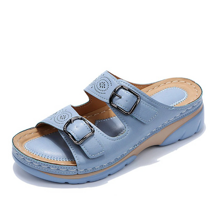 Elegantní a detailní podpůrné letní sandály