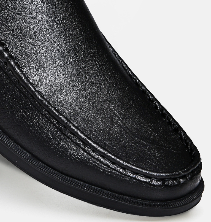 Elegantní a detailně propracovaná podpůrná letní obuv