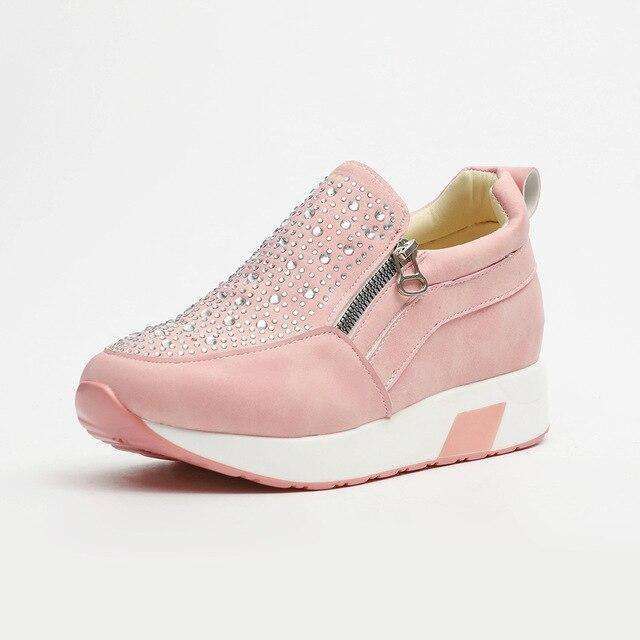 Elegantní a detailní podpůrné tenisky