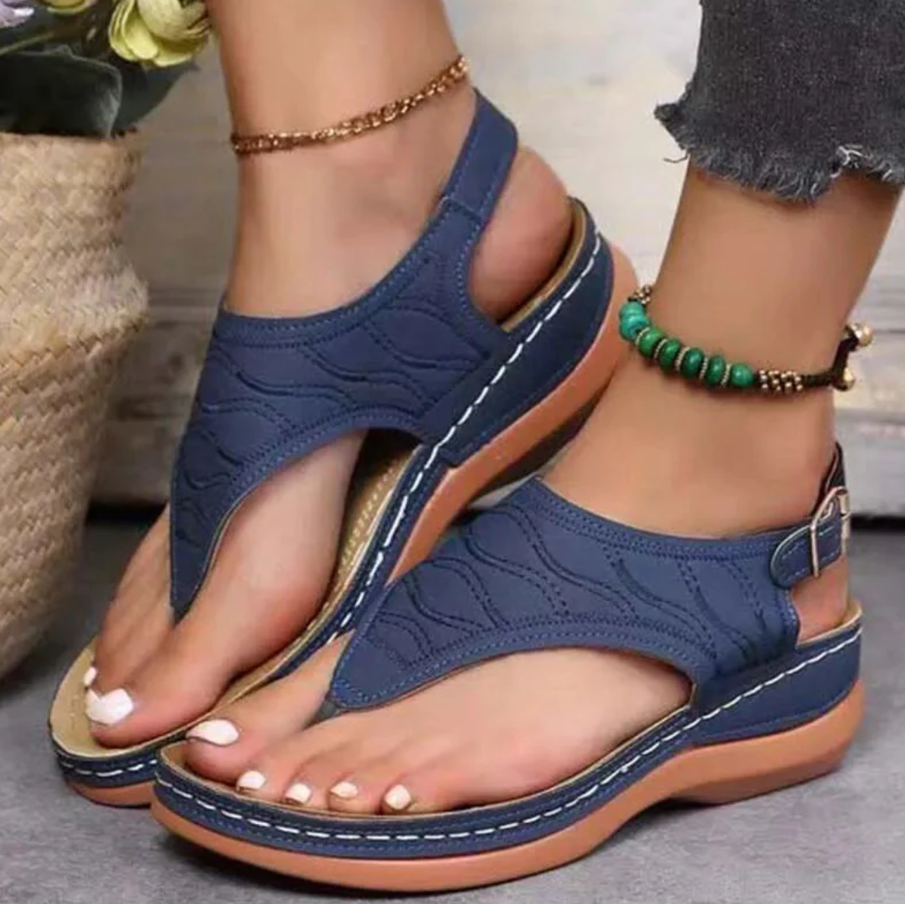 Elegantní a detailní podpůrné letní sandály
