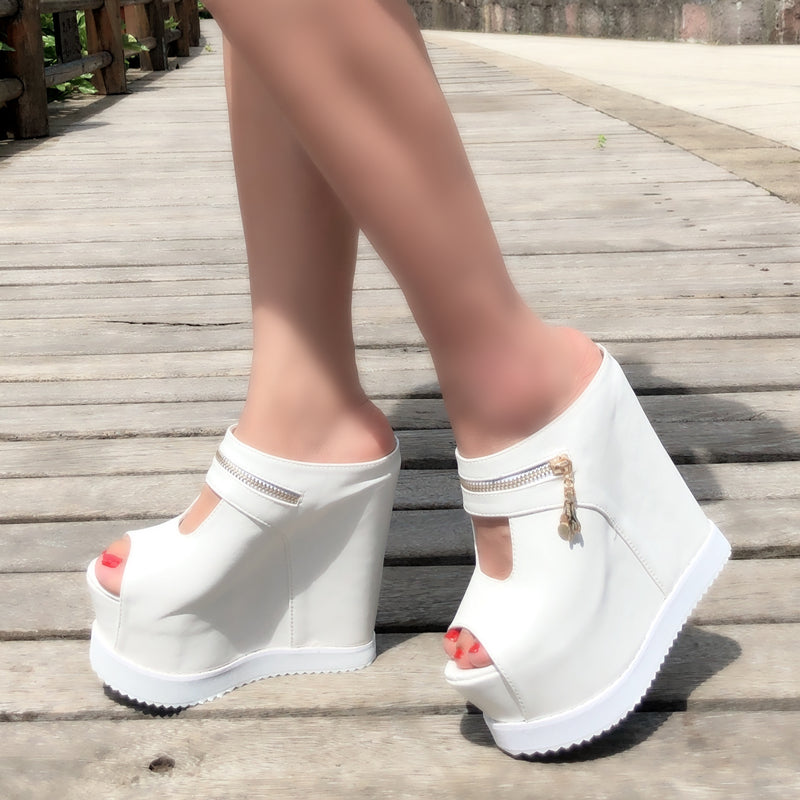 Podpůrné a stylové ortopedické letní sandály