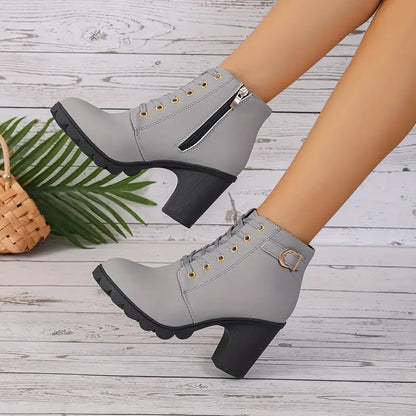 Elegantní a detailně propracovaná podpůrná obuv
