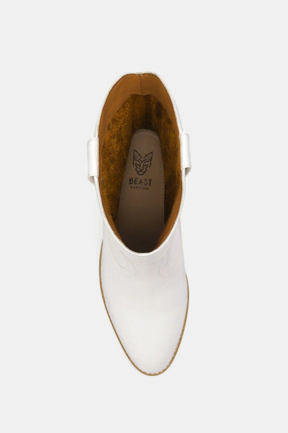 Elegantní a detailní podpůrné letní boty