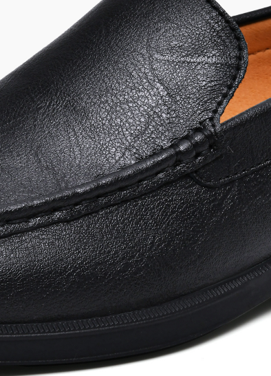 Elegantní a detailně propracovaná podpůrná letní obuv