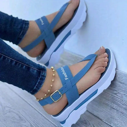 Elegantní a detailně propracovaná podpůrná letní obuv
