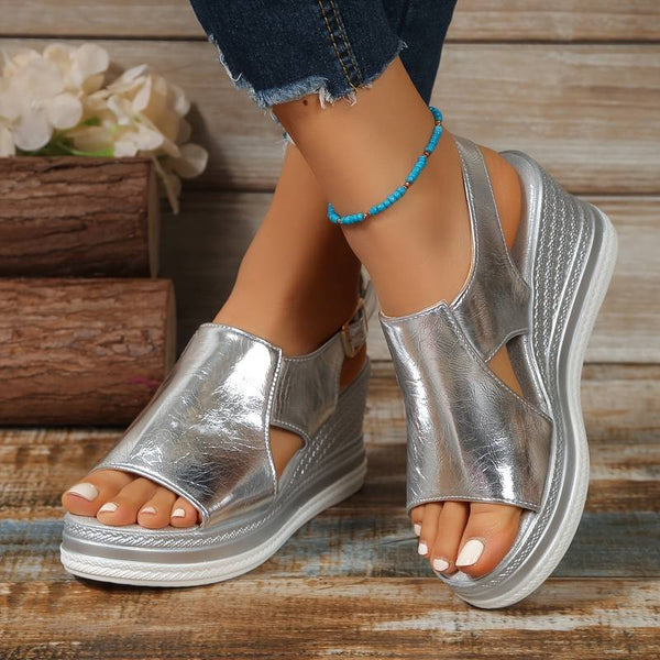 Elegantní a detailní podpůrné letní sandály