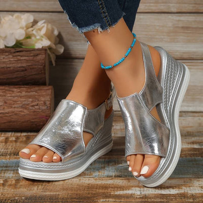 Elegantní a detailní podpůrné letní sandály