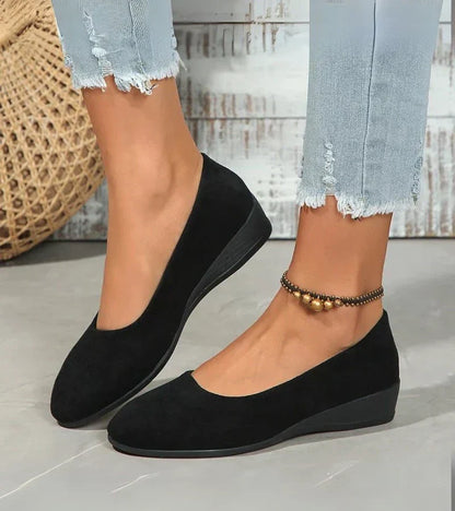 Elegantní a detailní podpůrné letní sandály