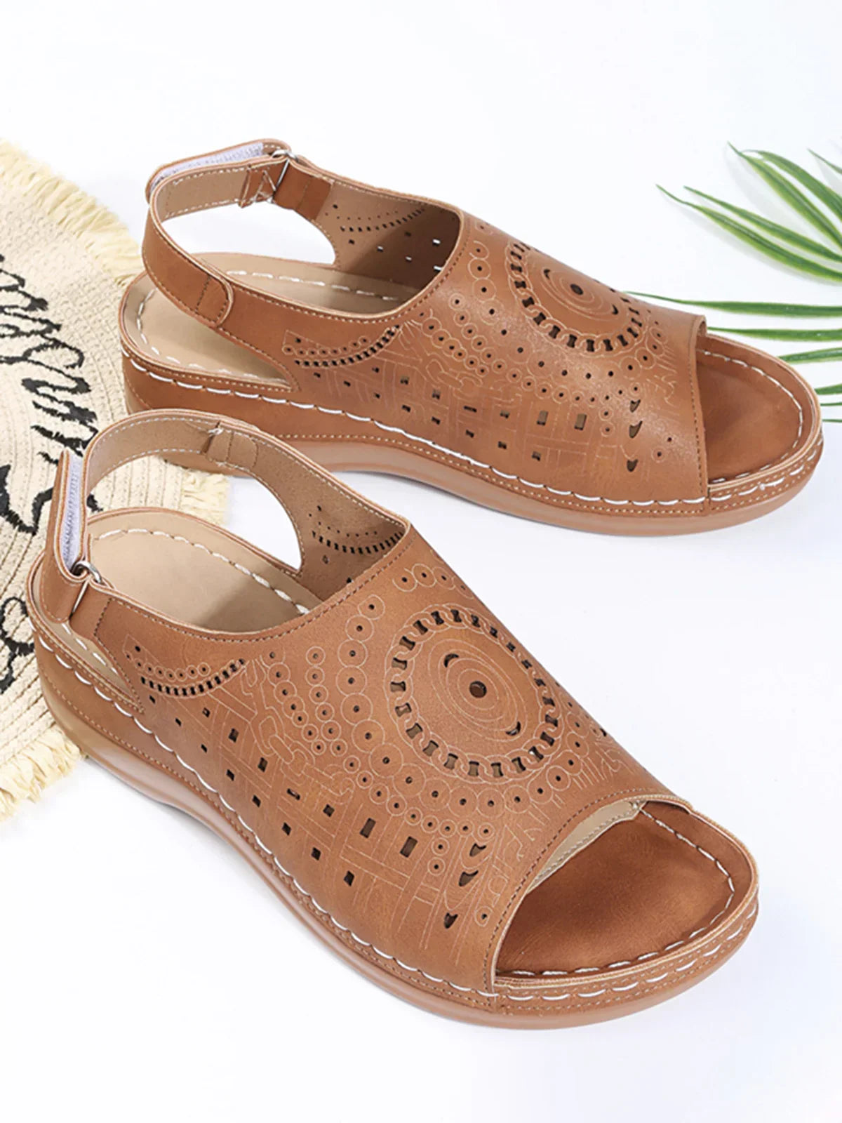 Sena® | Etnický vzor Děrované duté sandály na suchý zip Retro sandály