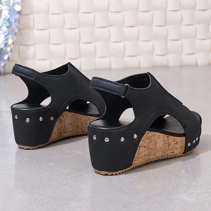 Elegantní a detailní podpůrné letní sandály