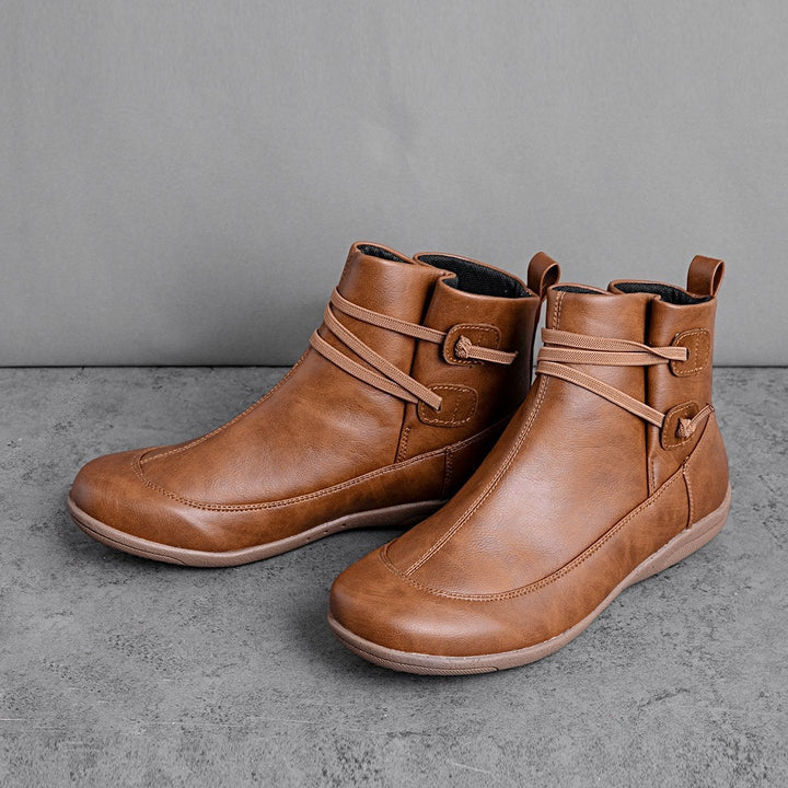 Elegantní a detailně propracovaná podpůrná obuv