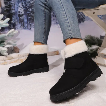 Elegantní a detailní podpůrné letní boty