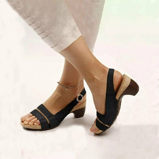 Elegantní a detailní podpůrné letní sandály