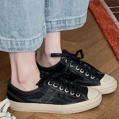 Elegantní a detailní podpůrné letní tenisky