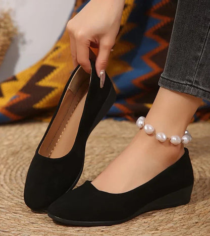 Elegantní a detailní podpůrné letní sandály