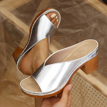 Elegantní a detailní podpůrné letní sandály
