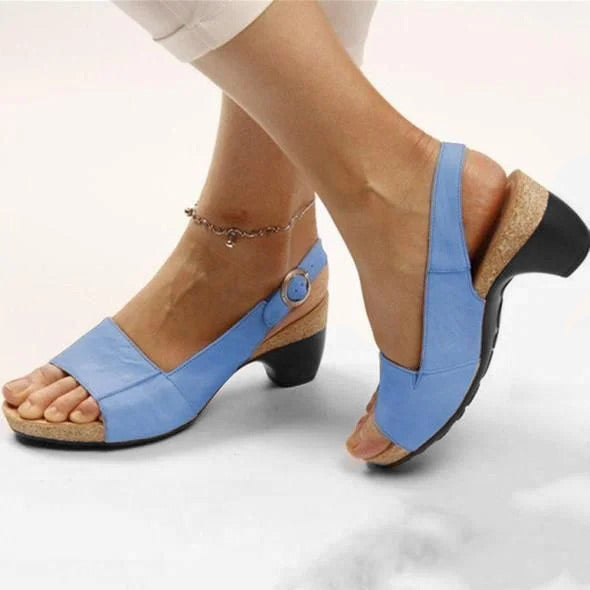 Elegantní a detailní podpůrné letní sandály