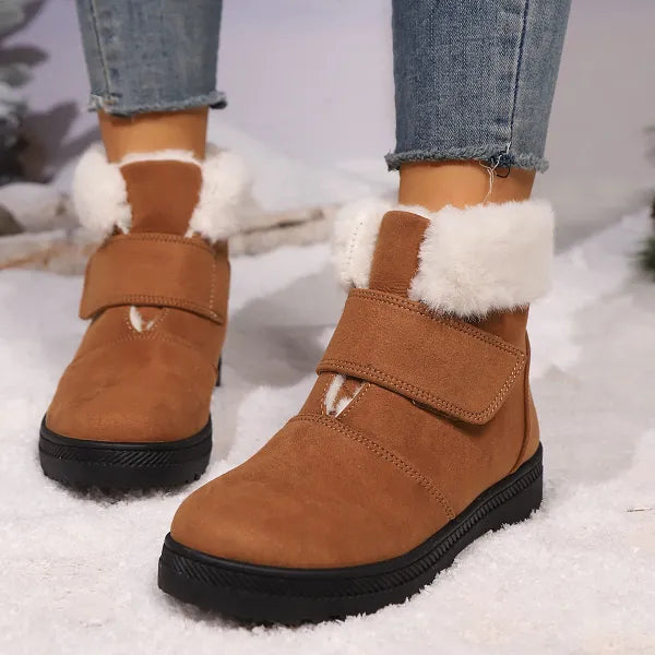 Elegantní a detailní podpůrné letní boty