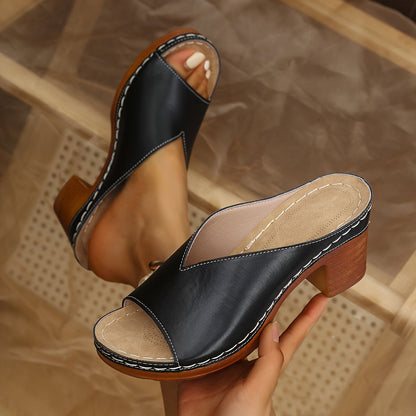 Elegantní a detailní podpůrné letní sandály