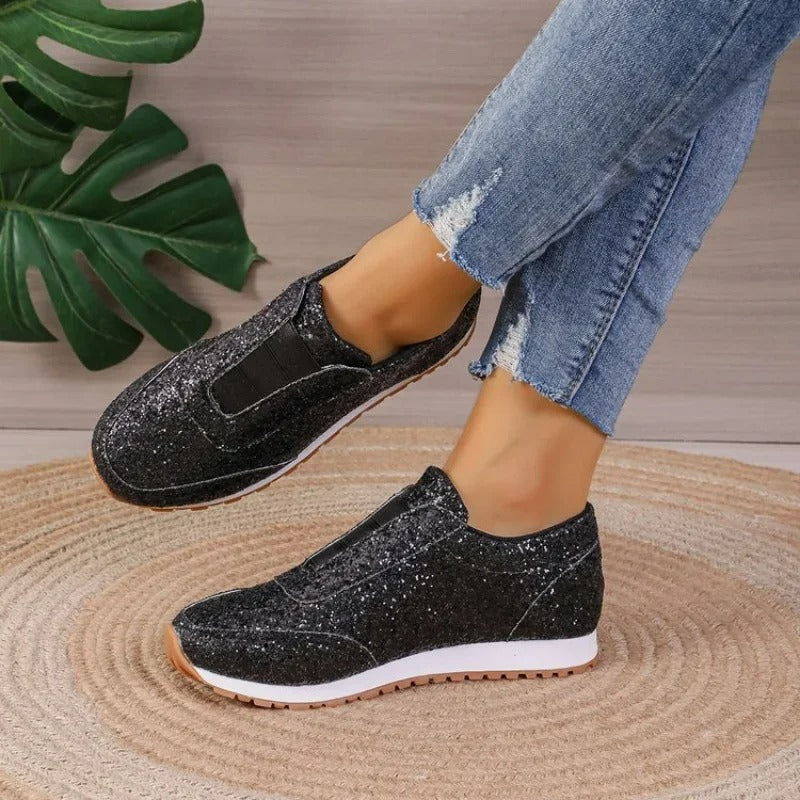 Elegantní a detailně propracovaná podpůrná obuv