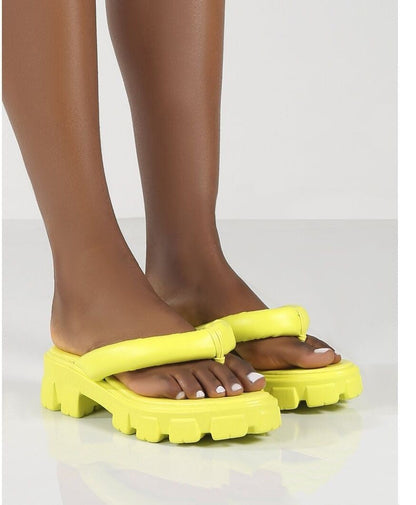 Elegantní a detailní podpůrné letní boty
