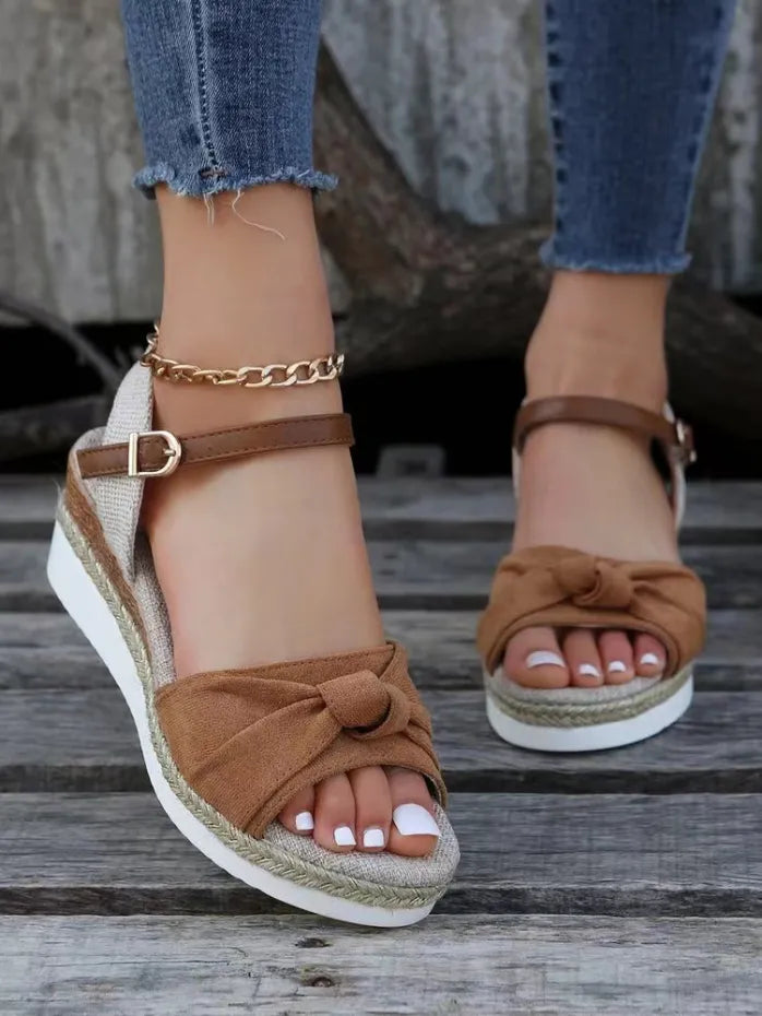 Elegantní a podpůrné ortopedické sandály