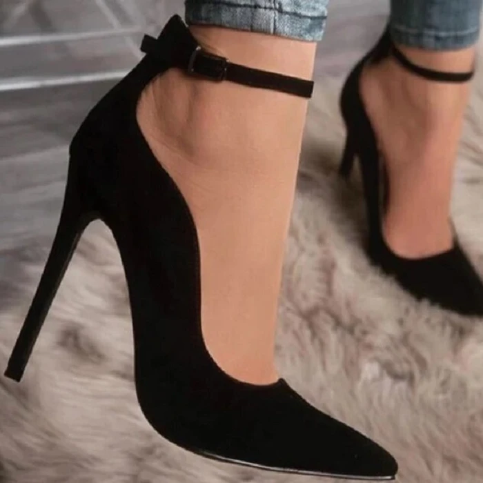 Elegantní a detailní podpůrné letní podpatky