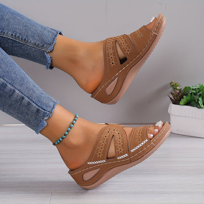 Elegantní a detailní podpůrné letní sandály