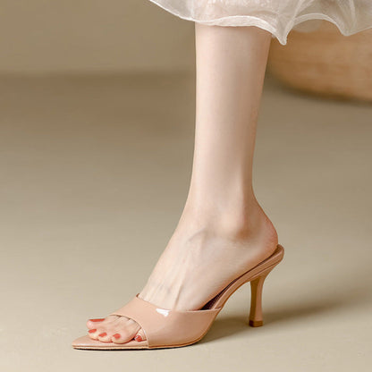 Elegantní a detailní podpůrné letní podpatky