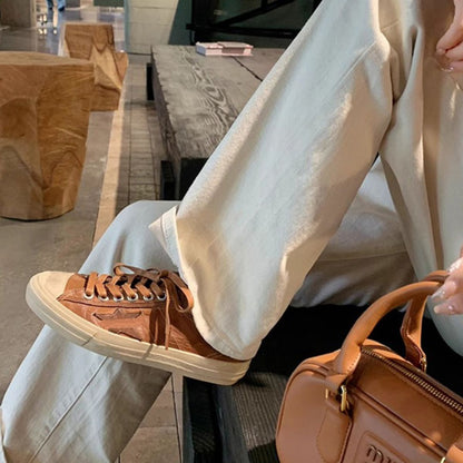 Elegantní a detailní podpůrné letní tenisky