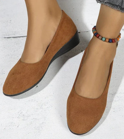 Elegantní a detailní podpůrné letní sandály
