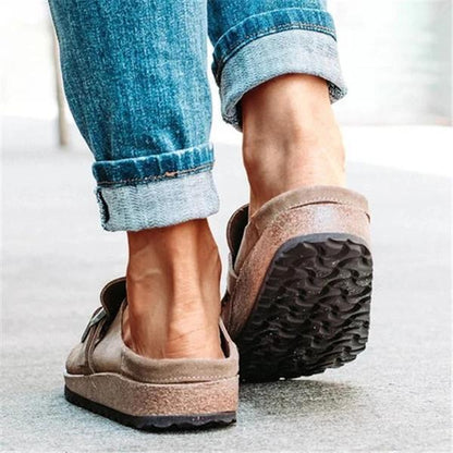 Elegantní a detailní podpůrné letní sandály
