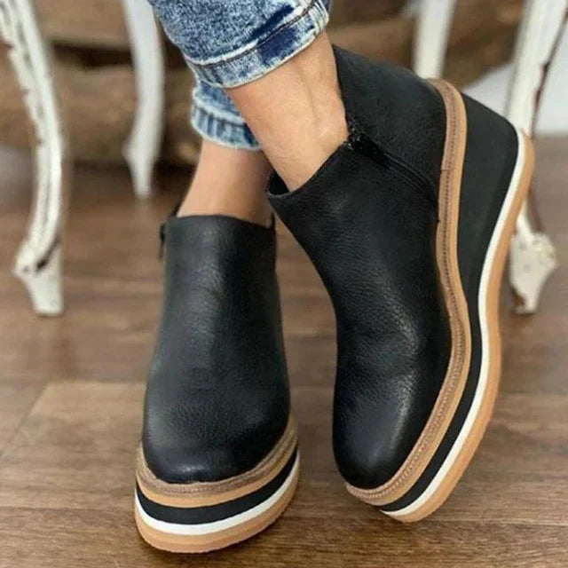 Elegantní a detailní podpůrné letní boty