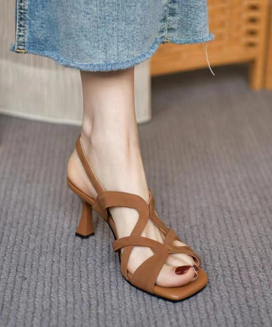 Módní elegantní sandály na středním podpatku