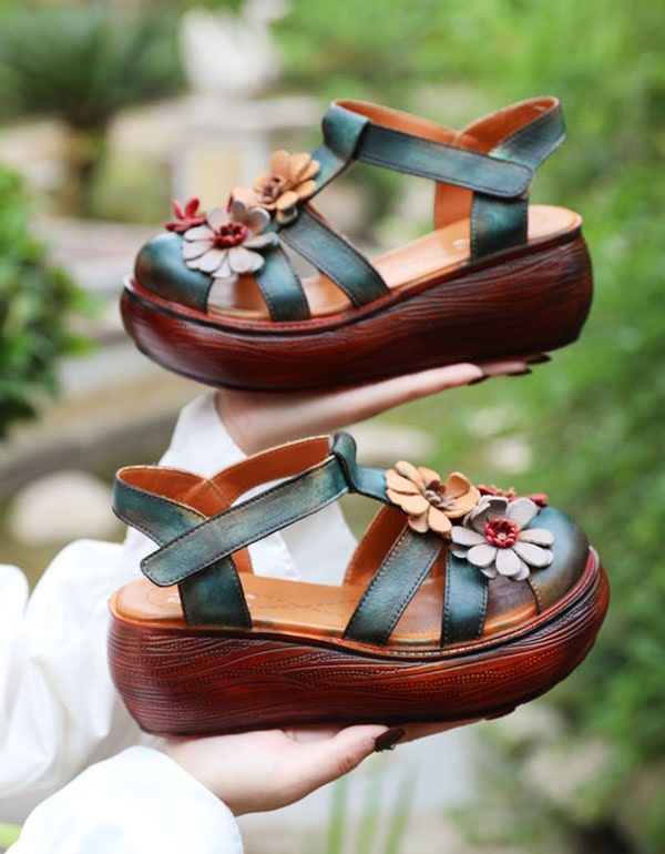 Elegantní a detailní podpůrné letní sandály