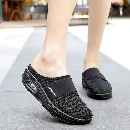 Elegantní a detailní podpůrné letní sandály