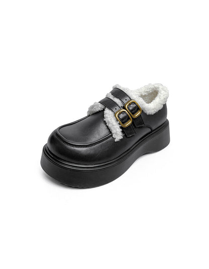 Elegantní a detailní podpůrné letní mokasíny