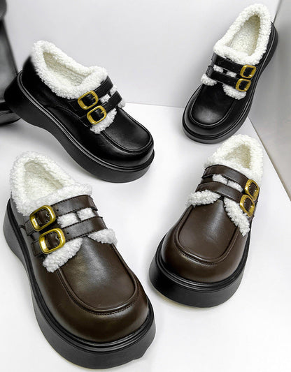 Elegantní a detailní podpůrné letní mokasíny
