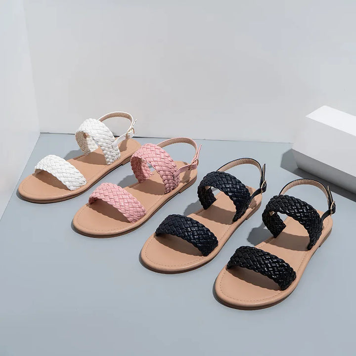 Elegantní a detailní podpůrné letní sandály