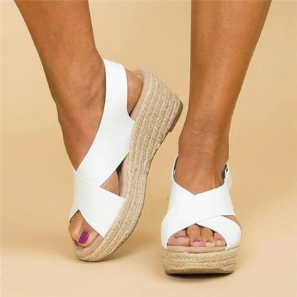 Elegantní a detailní podpůrné letní sandály